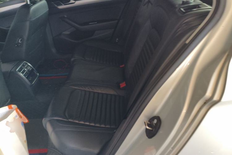 Used Volkswagen Magotan 2017 330TSI DSG Leading Model Left Rear Seat