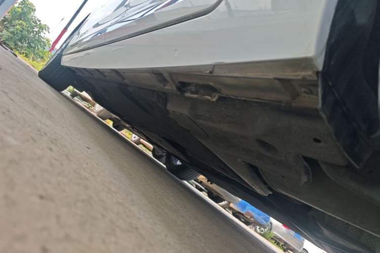 Used Volkswagen Magotan 2017 330TSI DSG Luxury Model Left Side Sill