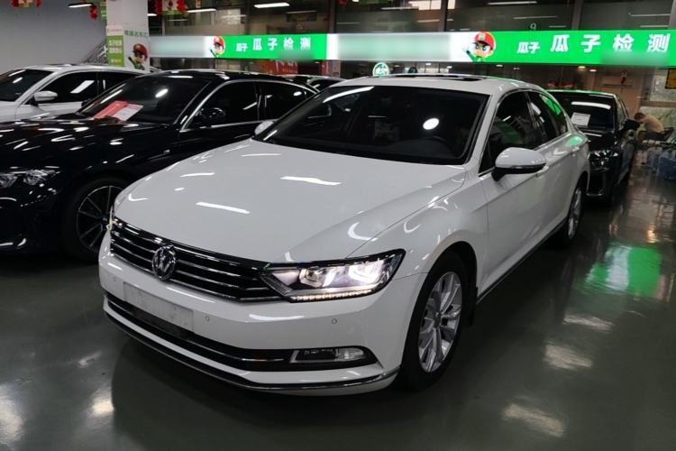 Used Volkswagen Magotan 2017 330TSI DSG Luxury Model Guazi used car, China used car export, Used car for sale, Used  cars, Cheapest cars for sale
