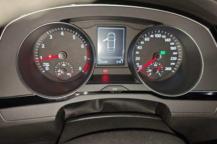 Used Volkswagen Magotan 2017 330TSI DSG Luxury Model Odometer Close Up