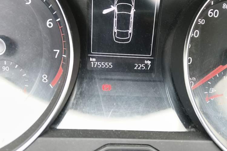 Used Volkswagen Magotan 2017 330TSI DSG Leading Model Odometer Close Up