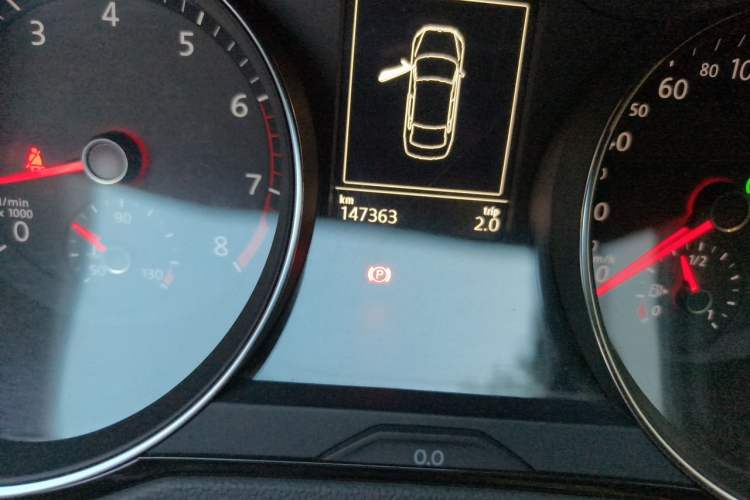 Used Volkswagen Magotan 2017 330TSI DSG Luxury Model Odometer Close Up