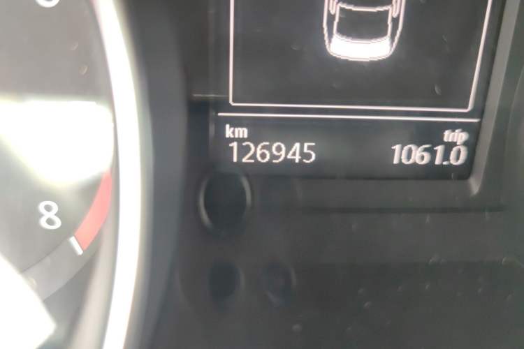 Used Volkswagen Magotan 2017 330TSI DSG Luxury Model Odometer Close Up