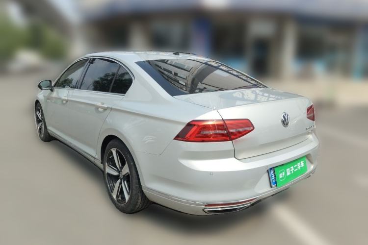 Used Volkswagen Magotan 2017 380TSI DSG Flagship Edition Rear Left 45 Deg