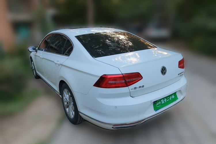 Used Volkswagen Magotan 2017 330TSI DSG Luxury Model Rear Left 45 Deg