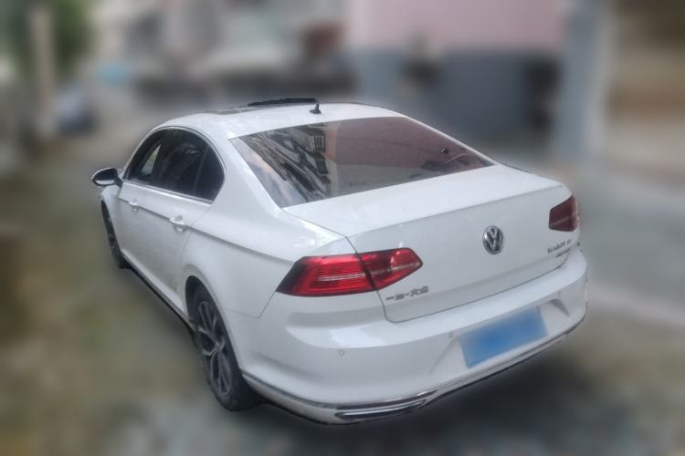 Used Volkswagen Magotan 2017 330TSI DSG Luxury Model Rear Left 45 Deg