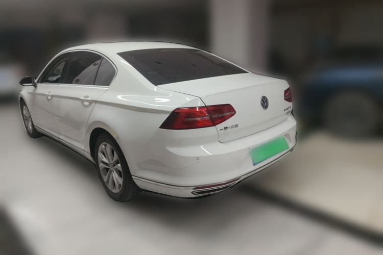 Used Volkswagen Magotan 2017 330TSI DSG Luxury Model Rear Left 45 Deg