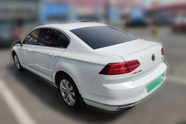 Used Volkswagen Magotan 2017 330TSI DSG Luxury Model Rear Left 45 Deg