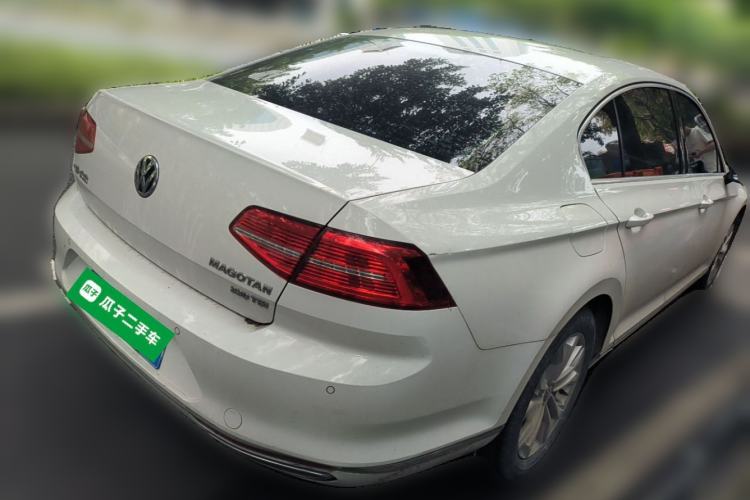 Used Volkswagen Magotan 2017 330TSI DSG Luxury Model Rear Right 45 Deg