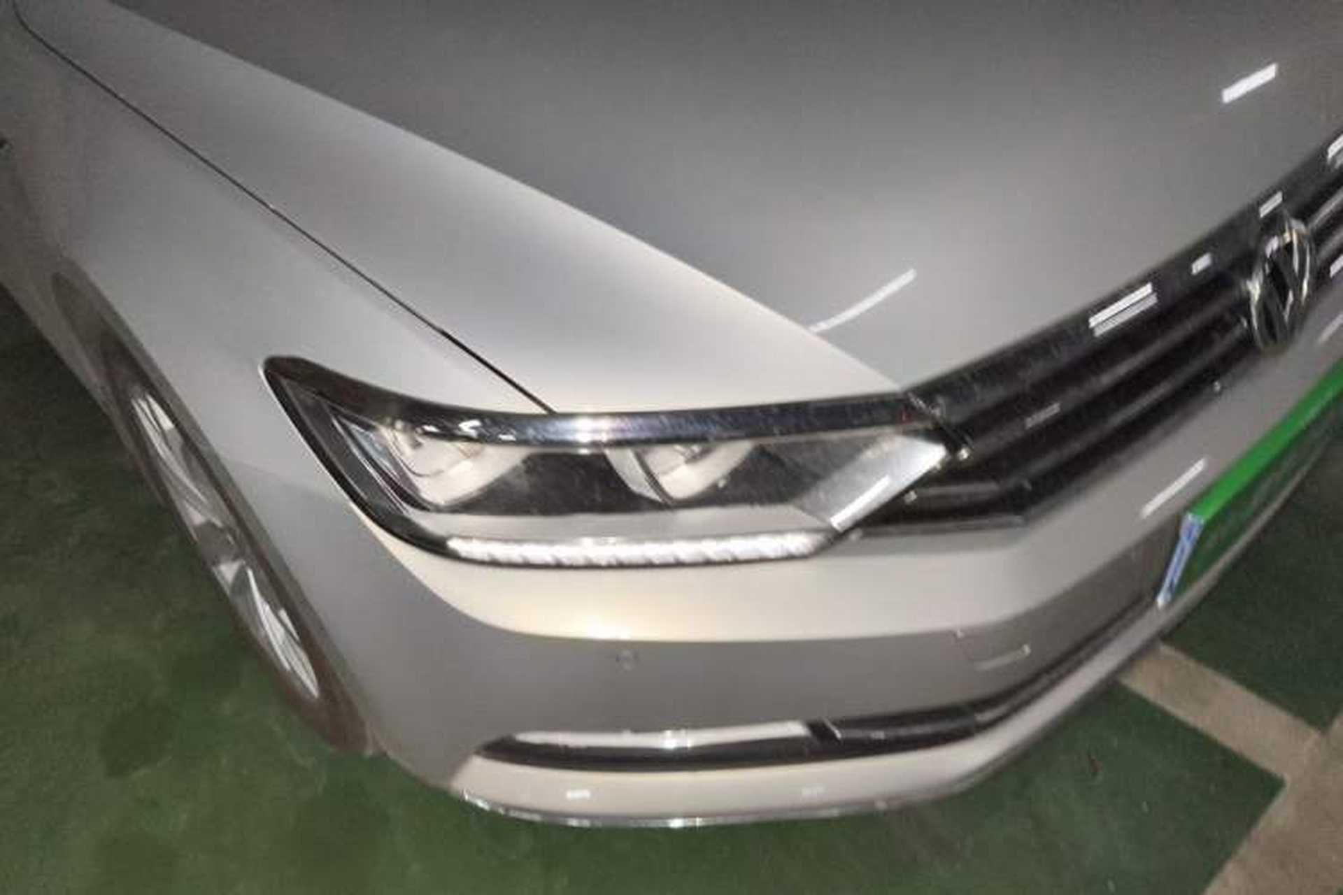 Used Volkswagen Magotan 2017 330TSI DSG Luxury Model Right Front Headlight