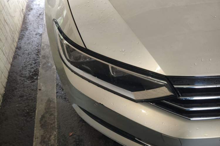 Used Volkswagen Magotan 2017 330TSI DSG Leading Model Right Front Headlight