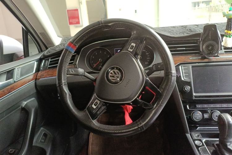Used Volkswagen Magotan 2017 380TSI DSG Flagship Edition Steering Wheel