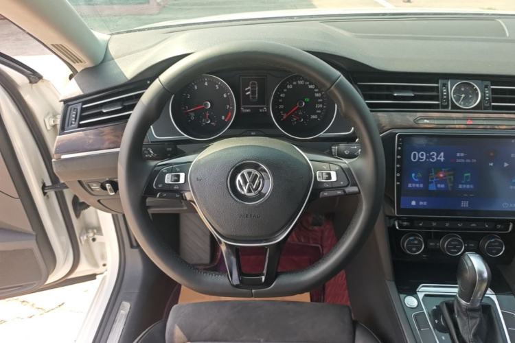 Used Volkswagen Magotan 2017 330TSI DSG Luxury Model Steering Wheel