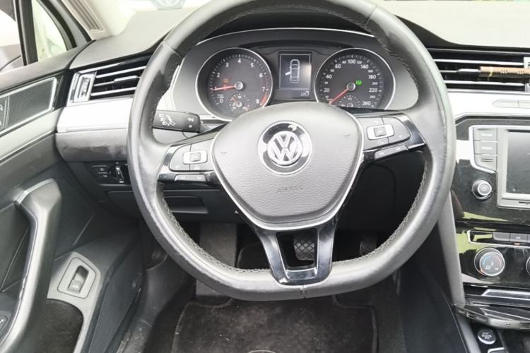 Used Volkswagen Magotan 2017 330TSI DSG Leading Model Steering Wheel