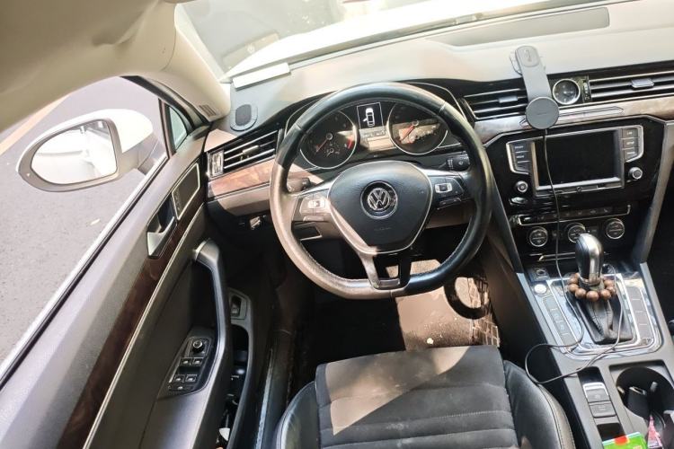 Used Volkswagen Magotan 2017 330TSI DSG Luxury Model Steering Wheel