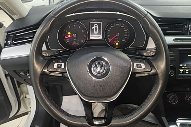 Used Volkswagen Magotan 2017 330TSI DSG Leading Model Steering Wheel