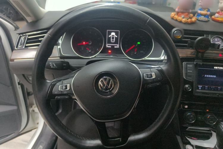 Used Volkswagen Magotan 2017 330TSI DSG Luxury Model Steering Wheel