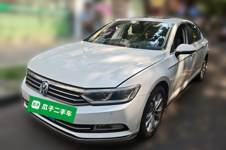 Used Volkswagen Magotan 2017 330TSI DSG Luxury Model Guazi used car, China used car export, Used car for sale, Used cars, Cheapest cars for sale