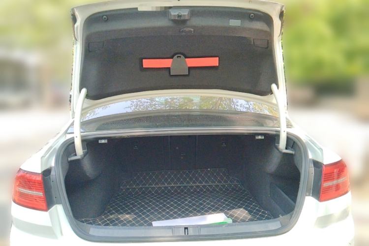 Used Volkswagen Magotan 2017 330TSI DSG Luxury Model Trunk