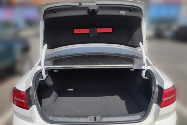 Used Volkswagen Magotan 2017 330TSI DSG Luxury Model Trunk