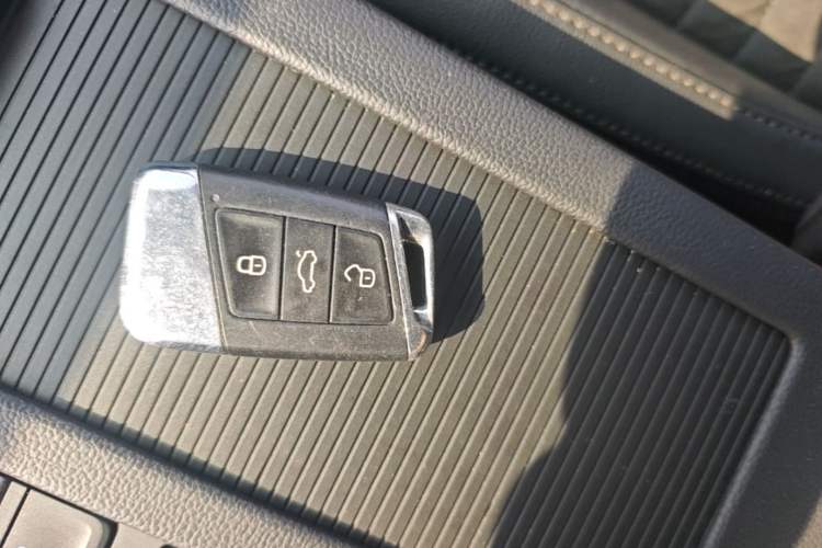 Used Volkswagen Magotan 2017 330TSI DSG Luxury Model Vehicle Key
