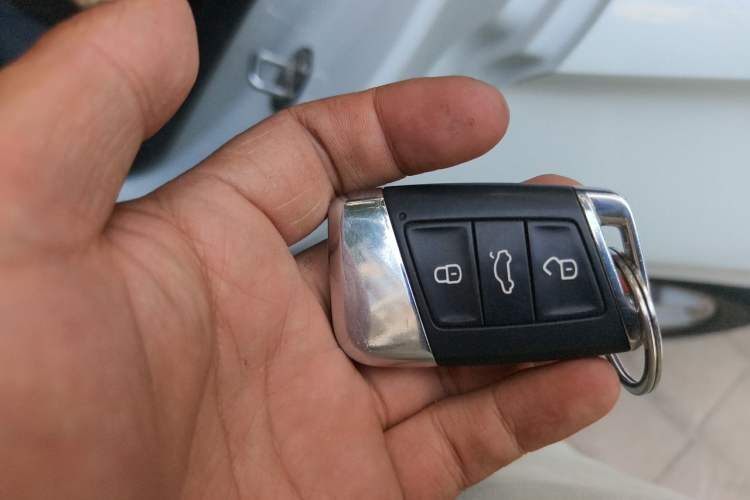 Used Volkswagen Magotan 2017 330TSI DSG Luxury Model Vehicle Key