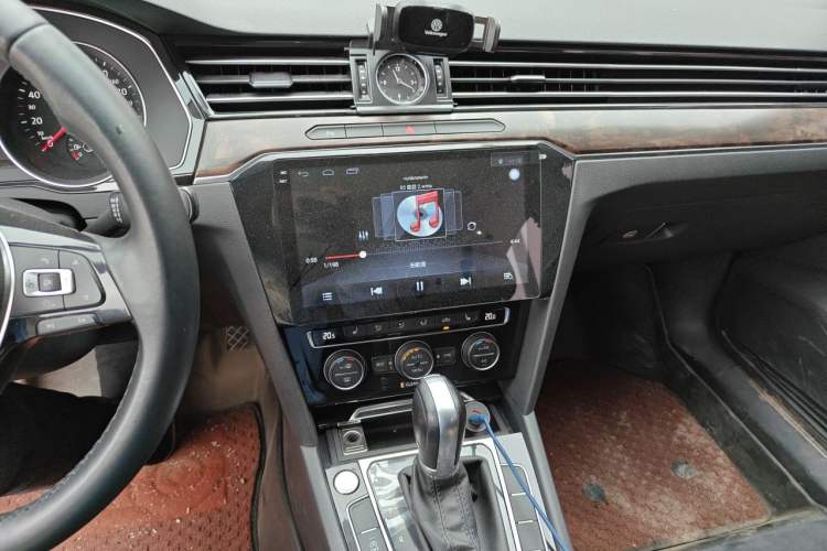 Used Volkswagen Magotan 2017 330TSI DSG Luxury Model Audio And AC Panel