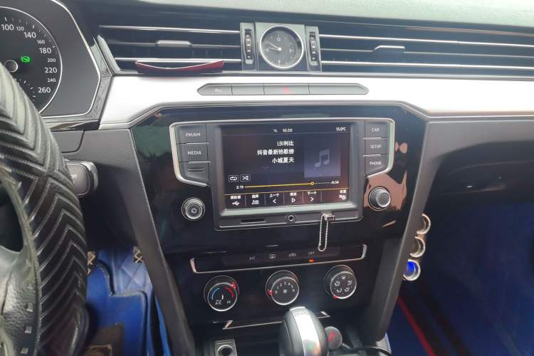 Used Volkswagen Magotan 2017 330TSI DSG Leading Model Audio And AC Panel