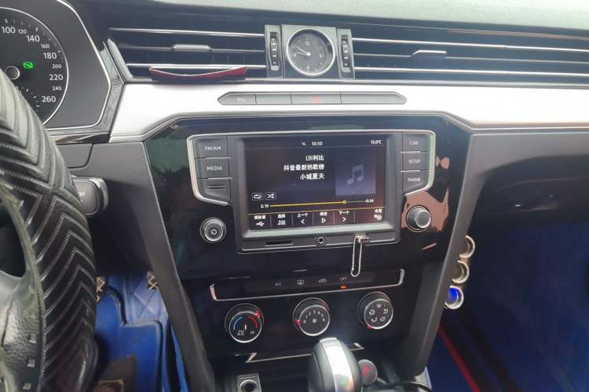 Used Volkswagen Magotan 2017 330TSI DSG Leading Model Audio And AC Panel