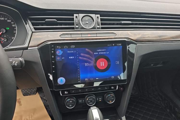 Used Volkswagen Magotan 2017 330TSI DSG Luxury Model Audio And AC Panel