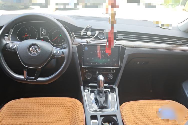 Used Volkswagen Magotan 2017 330TSI DSG Luxury Model Center Console