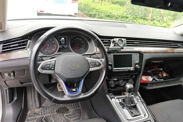 Used Volkswagen Magotan 2017 380TSI DSG Luxury Model Center Console