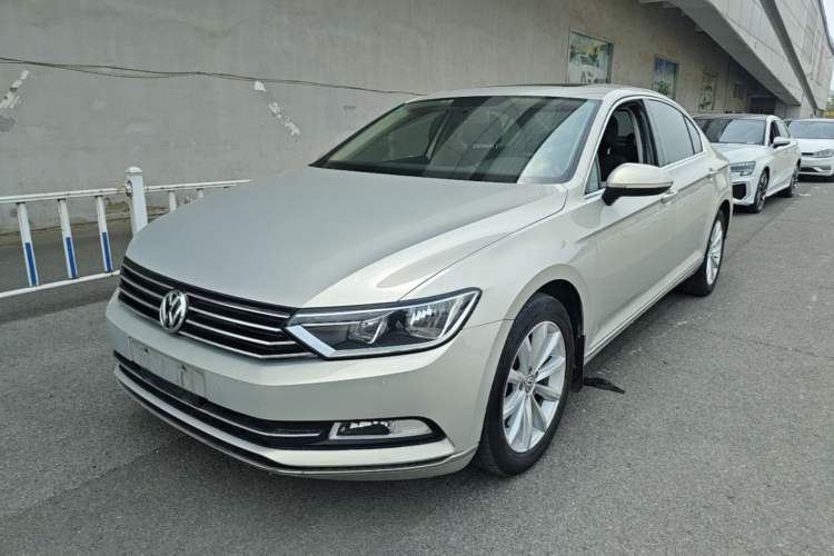 Used Volkswagen Magotan 2017 330TSI DSG Leading Model Guazi used car, China used car export, Used car for sale, Used cars, Cheapest cars for sale