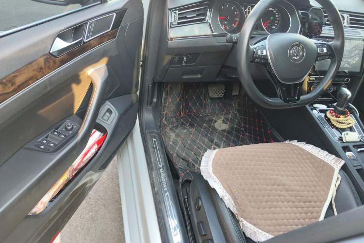 Used Volkswagen Magotan 2017 330TSI DSG Luxury Model Driver Seat