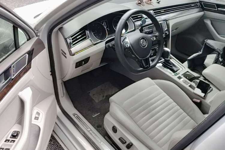 Used Volkswagen Magotan 2017 330TSI DSG Luxury Model Driver Seat