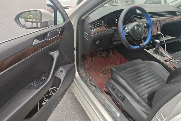 Used Volkswagen Magotan 2017 330TSI DSG Luxury Model Driver Seat