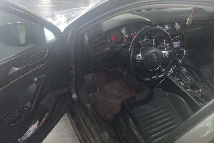 Used Volkswagen Magotan 2017 330TSI DSG Luxury Model Driver Seat