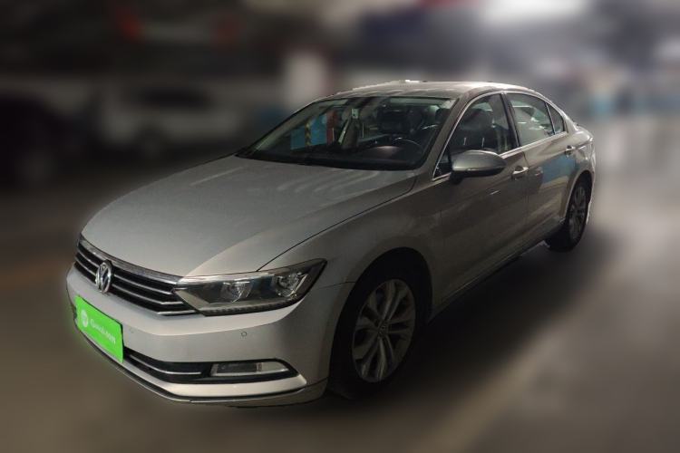 Used Volkswagen Magotan 2017 330TSI DSG Luxury Model Guazi used car, China used car export, Used car for sale, Used cars, Cheapest cars for sale