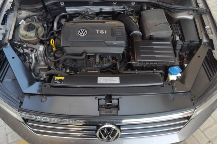 Used Volkswagen Magotan 2017 330TSI DSG Luxury Model Engine Bay