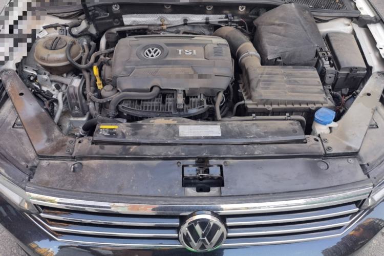 Used Volkswagen Magotan 2017 330TSI DSG Luxury Model Engine Bay