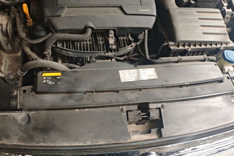 Used Volkswagen Magotan 2017 330TSI DSG Luxury Model Engine Bay