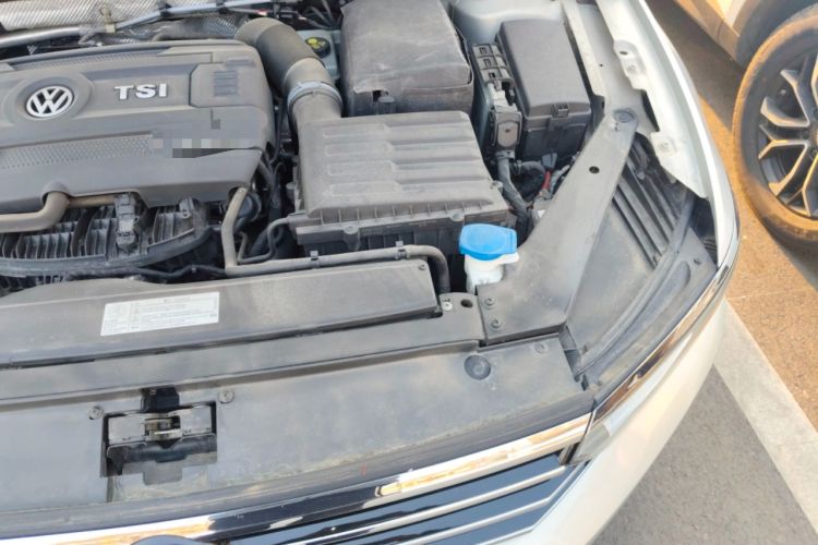 Used Volkswagen Magotan 2017 330TSI DSG Luxury Model Engine Bay Left