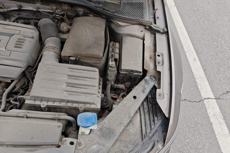 Used Volkswagen Magotan 2017 330TSI DSG Luxury Model Engine Bay Left