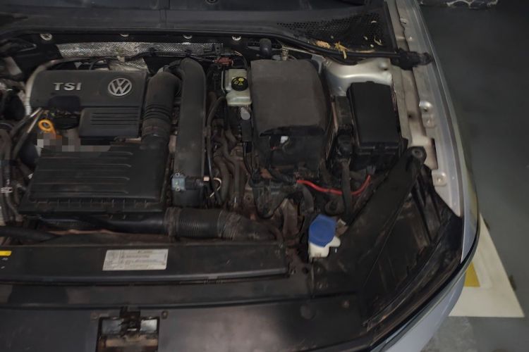 Used Volkswagen Magotan 2017 280TSI DSG Comfort Model Engine Bay Left