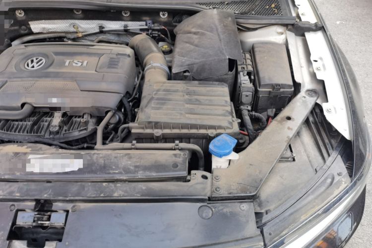 Used Volkswagen Magotan 2017 330TSI DSG Luxury Model Engine Bay Left