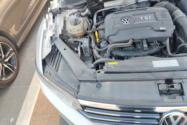 Used Volkswagen Magotan 2017 330TSI DSG Luxury Model Engine Bay Right