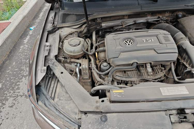 Used Volkswagen Magotan 2017 330TSI DSG Luxury Model Engine Bay Right