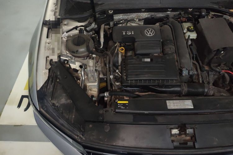 Used Volkswagen Magotan 2017 280TSI DSG Comfort Model Engine Bay Right