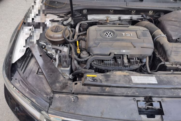 Used Volkswagen Magotan 2017 330TSI DSG Luxury Model Engine Bay Right