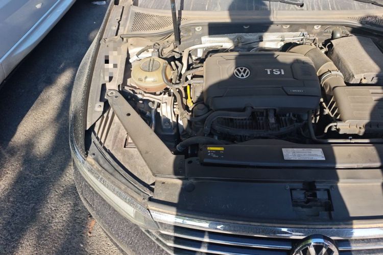Used Volkswagen Magotan 2017 330TSI DSG Luxury Model Engine Bay Right